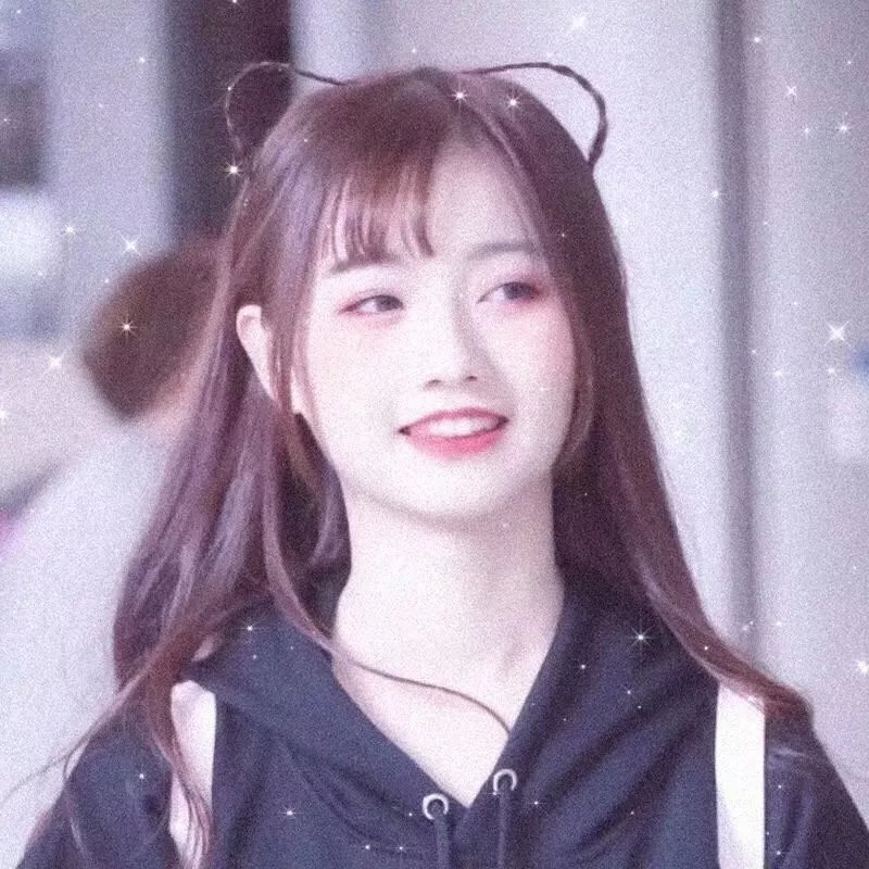 小姑娘艾萝依